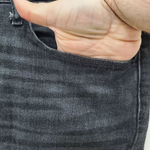 Universal Thread Womans Black Wash Distressed Frayed Hem Denim Skirt Plus 18/34R - Picture 2 of 8